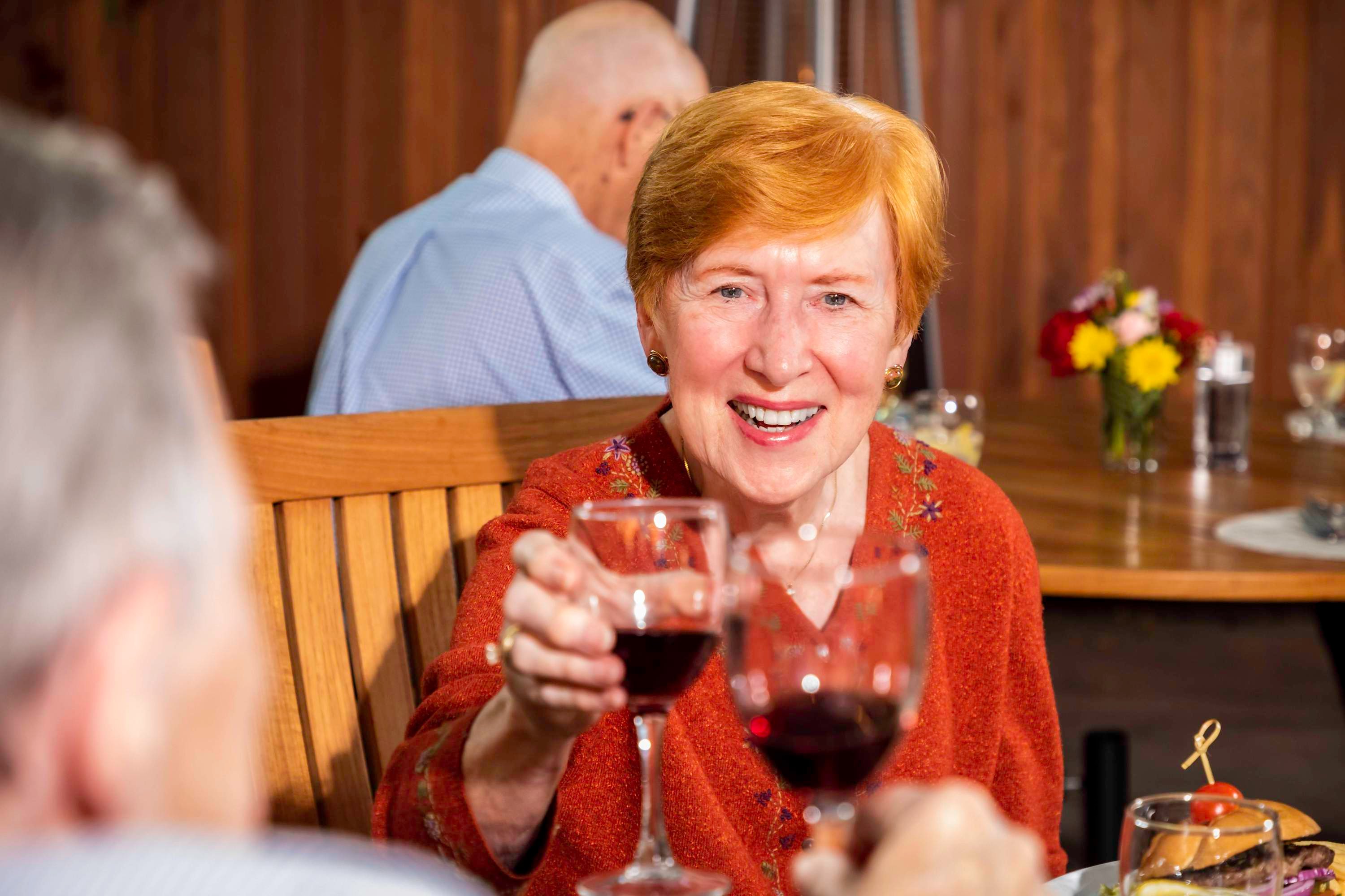 Royal Oaks Amenities California Senior Living Facility